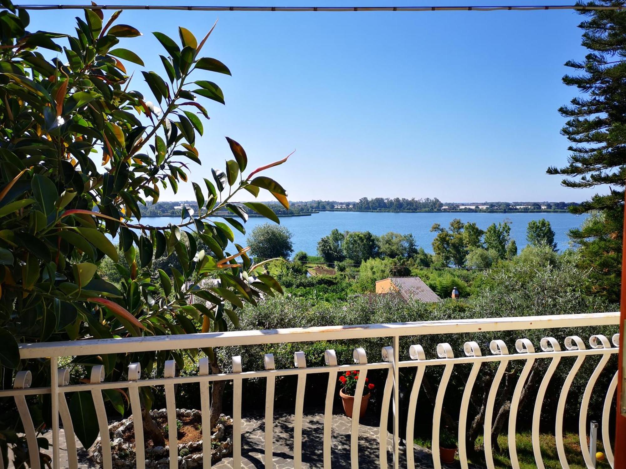 Sul Lago Dorato Terracina Rom bilde